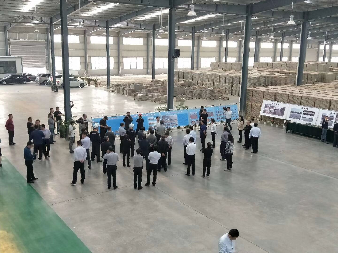 陶瓷透水磚視察現(xiàn)場(chǎng)圖 陶瓷透水磚視察現(xiàn)場(chǎng)圖